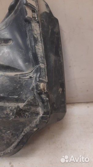 Фара левая Mitsubishi L200