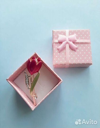 Брошь тюльпан