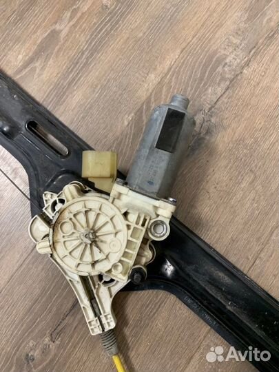 Стеклоподъемник передний правый Bmw X6M E71