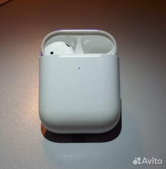 Наушник левый и кейс Apple AirPods 2 Оригинал