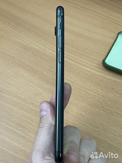 Телефон iPhone 7