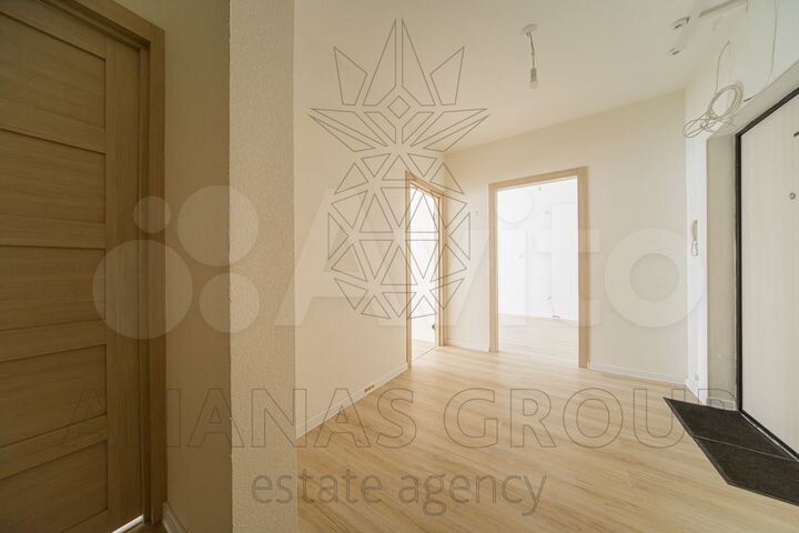 2-к. квартира, 54 м², 1/17 эт.
