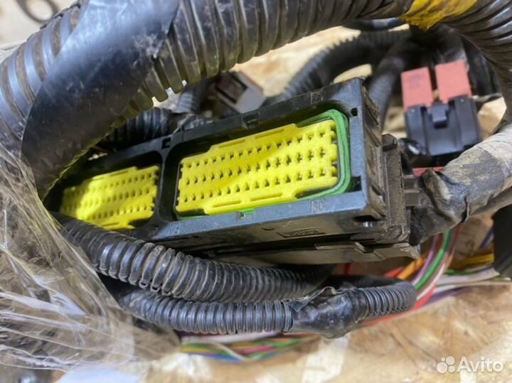 Подкапотная проводка Renault Logan 1.6 2011