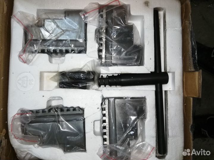 Патрон токарный 4 - х кулачковый самоцентрирующий