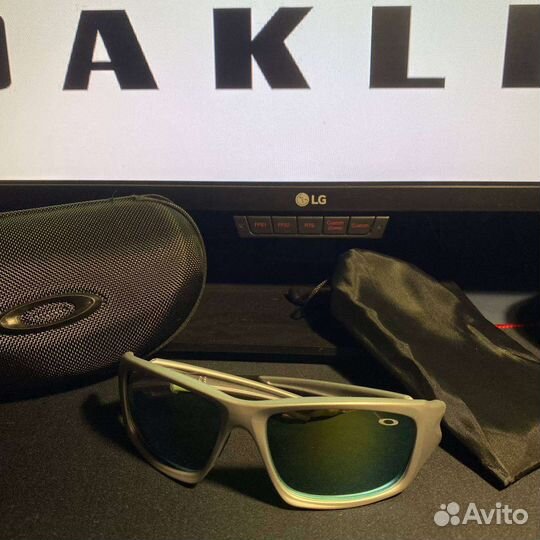 Горнолыжные очки oakley