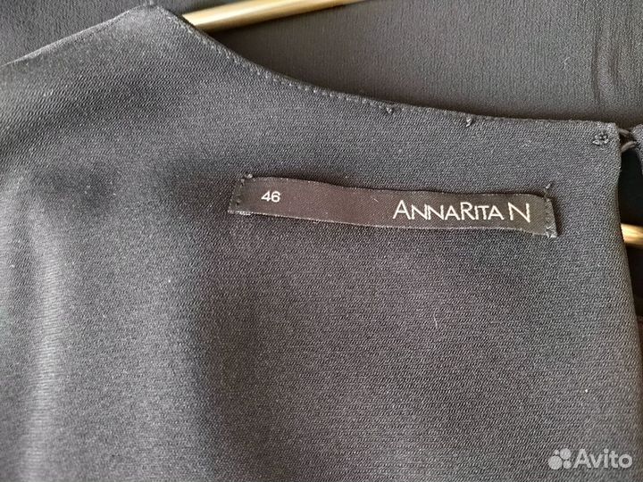 Черное платье бренда Anna Rita N