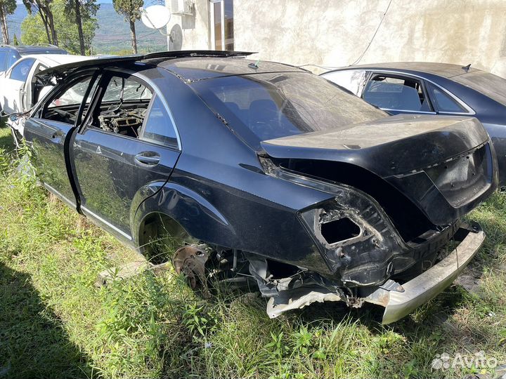 Запчасти на mercedes 221