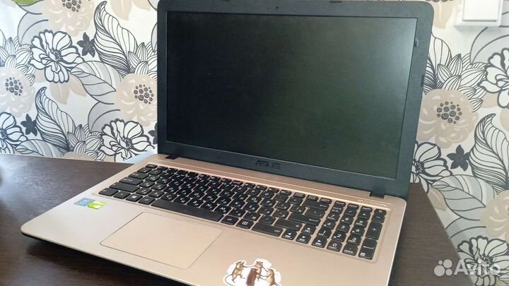 Ноутбук asus для нетребовательных игр и учебы