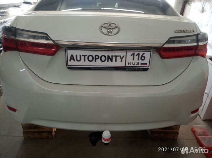 Фаркоп Toyota Corolla со съемным шаром