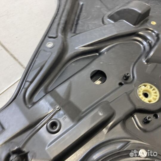 Стеклоподъемник электр. задний левый Volkswagen Ti