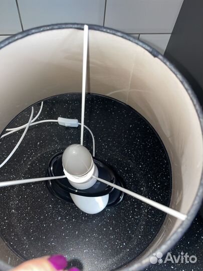 Лампа настольная с абажуром