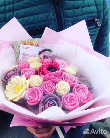 Букеты из шоколадных роз на 8 марта