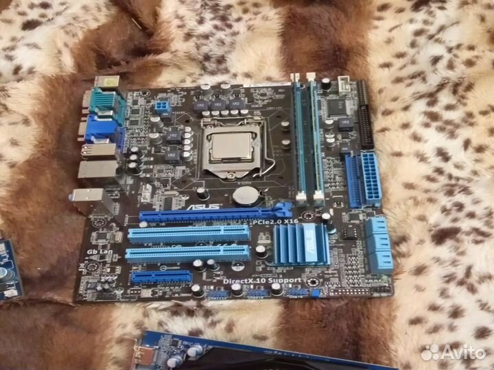 Материнская плата с процессором