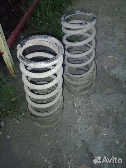 Пружины задние с баферами на Caldina