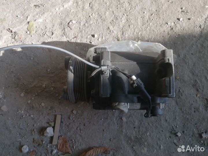 Компрессор кондиционера Mitsubishi Outlander I