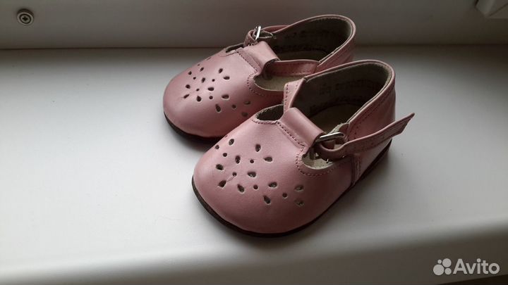 Сандали. Кожа