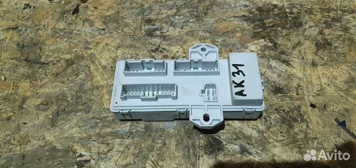 Блок предохранителей салонный Kia Sorento 2002-20