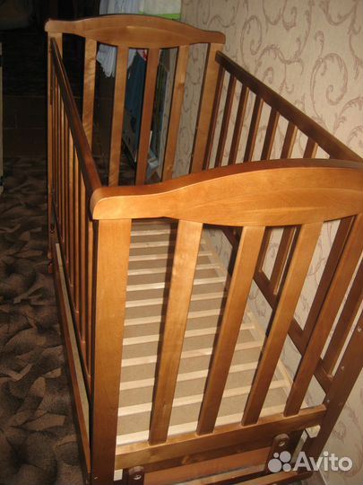 Продам кроватку с матрасом