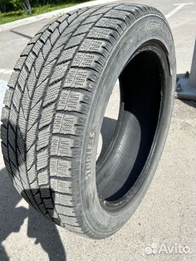 Toyo Observe Garit KX 215/50 R17