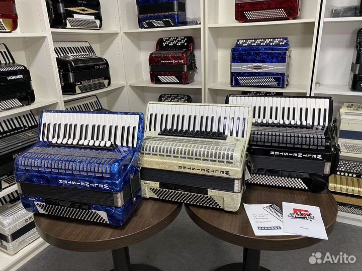 Аккордеон Weltmeister Saphir