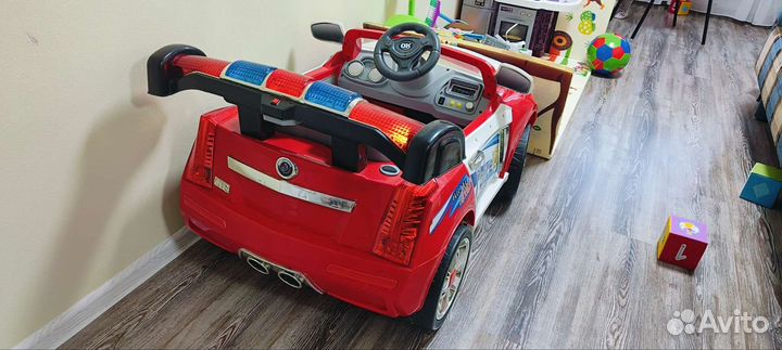 Детский электромобиль