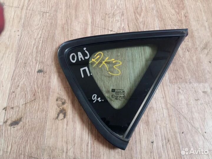 Стекло кузовное правое Opel Astra J 2010-2017