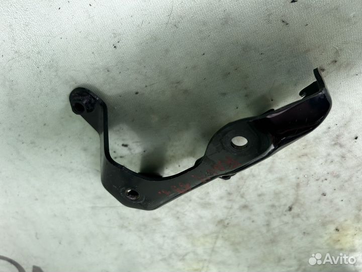 Кронштейн троса АКПП toyota rav 4 xa50