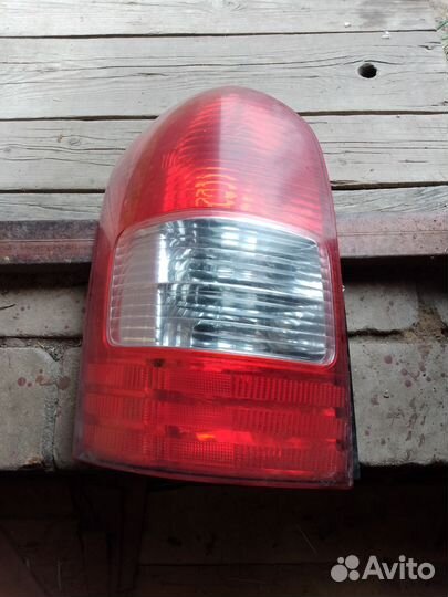 Фонарь задний левый Мазда мпв