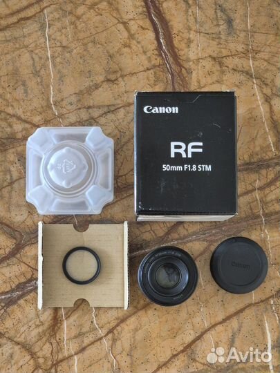 Canon RF 50mm f 1.8 stm