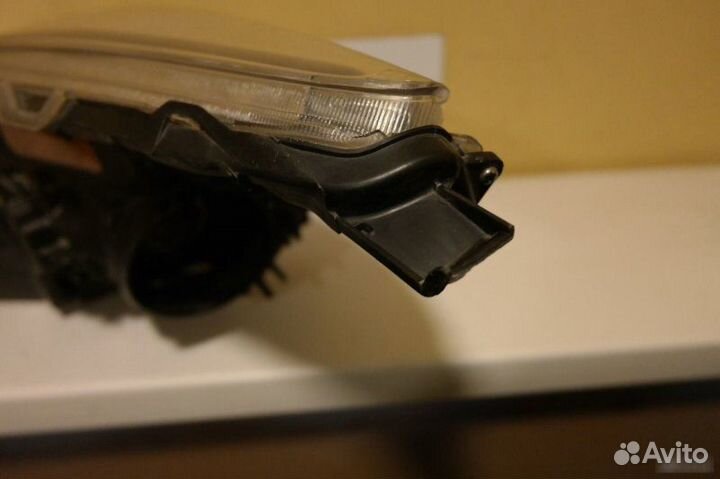 Фара правая Subaru Outback B14