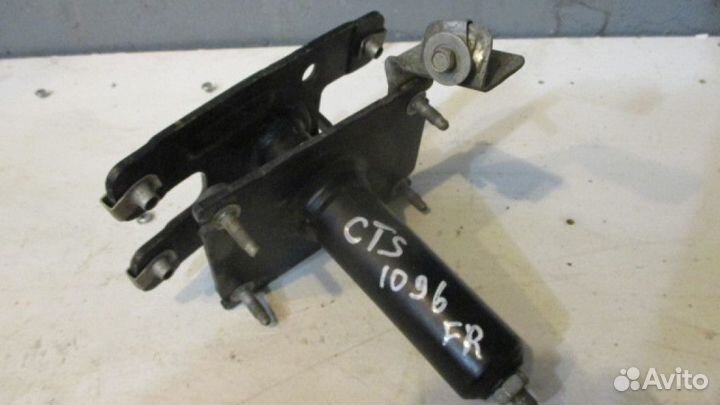 Кронштейн усилителя переднего бампера правый