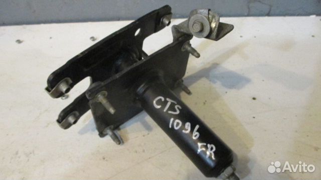 Кронштейн усилителя переднего бампера правый