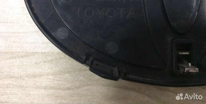 Передняя эмблема RAV4 5 Оригинал не под дистроник