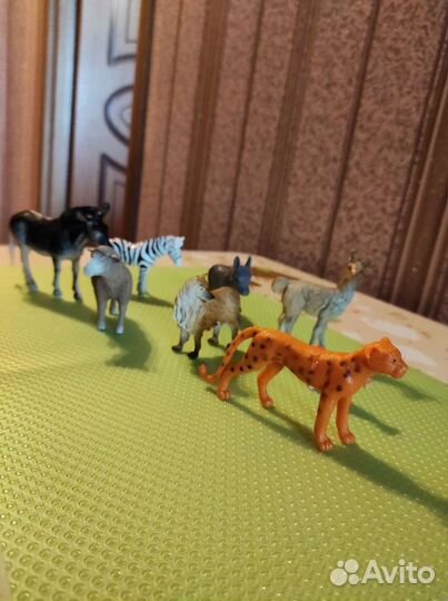 Набор фигурок животных 8 шт