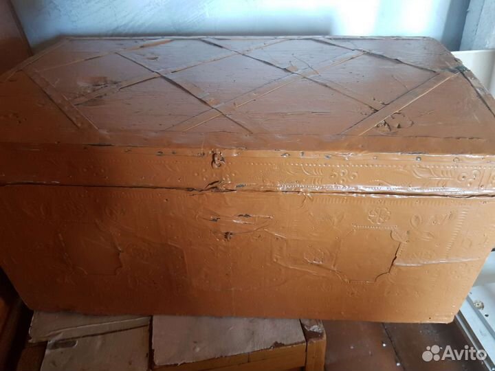 Сундук деревянный старинный