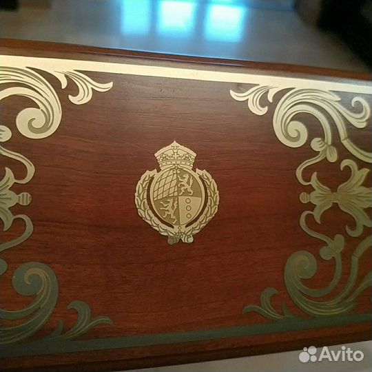 Деревянная коробка для часов De Bethune