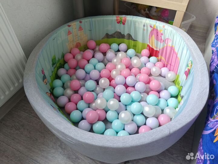 Сухой бассейн с шариками