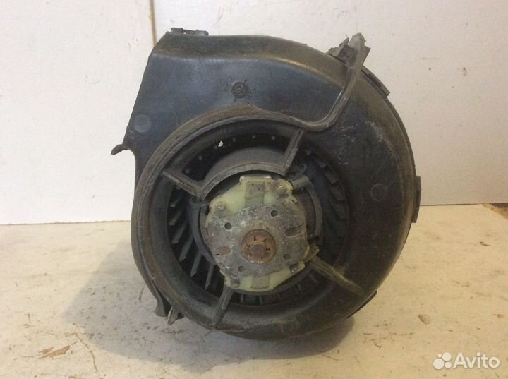 Вентилятор печки VAG 321819021A для VW passat B2