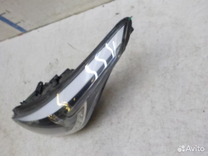 Фара левая на Kia Cee'd
