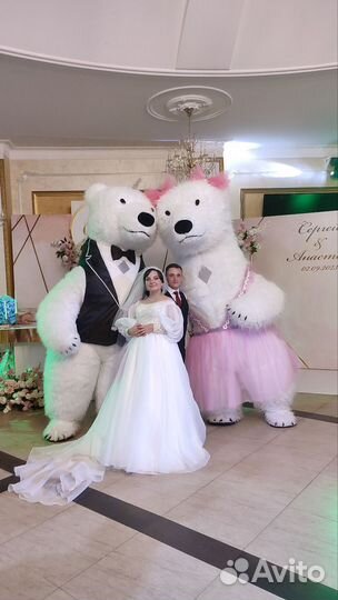 Белый Мишка и Чебурашка