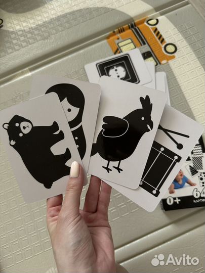 Черно-белые карточки для новорожденных