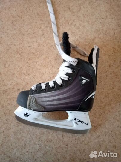 Коньки хоккейные