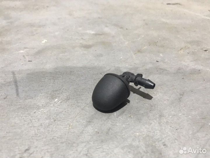 Форсунка стеклоомывателя задняя Renault Sandero