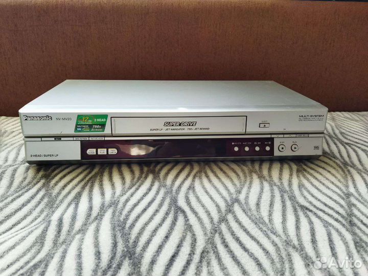 Видеомагнитофон Panasonic