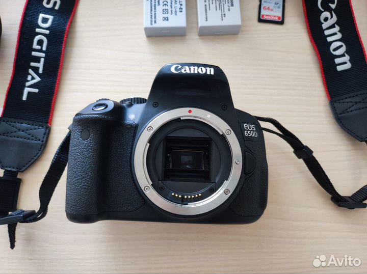 Зеркальный фотоаппарат canon EOS 650d