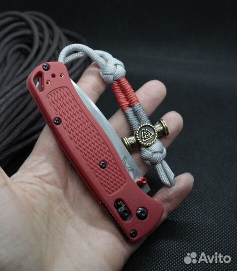 Темляк для ножа из паракорда 