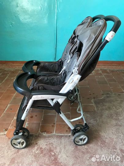 Коляска для двойни Peg-Perego