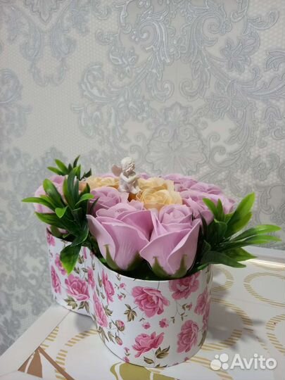 Мыльные розы в подарочной коробке, в виде сердца