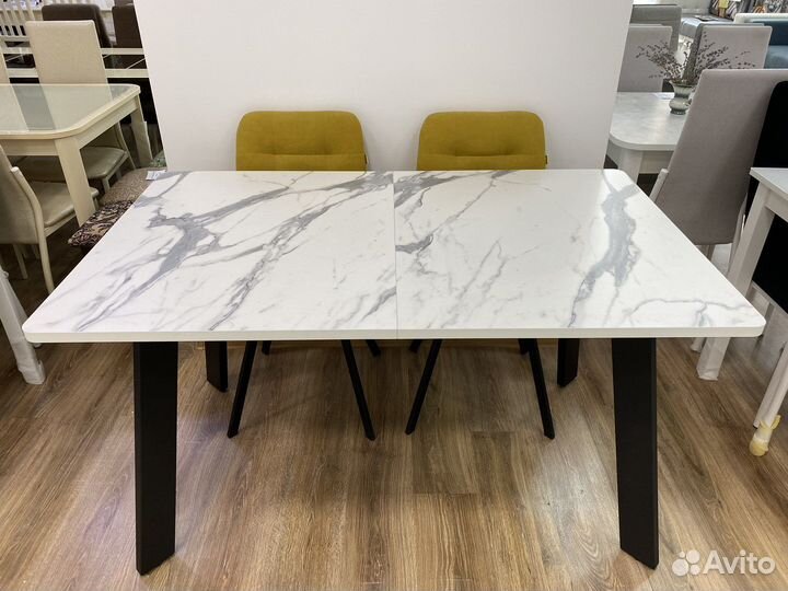 Стол кухонный