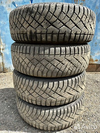 Nitto Therma Spike 225/65 R17